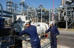 b0_refinery-workers-may-be-at-risk-of-hydrofluoric-acid-exposure